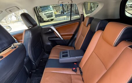 Toyota RAV4, 2017 год, 2 990 000 рублей, 11 фотография