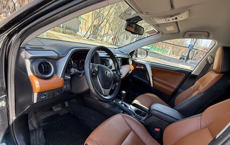 Toyota RAV4, 2017 год, 2 990 000 рублей, 10 фотография