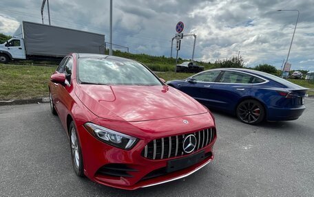 Mercedes-Benz A-Класс, 2019 год, 3 200 000 рублей, 2 фотография