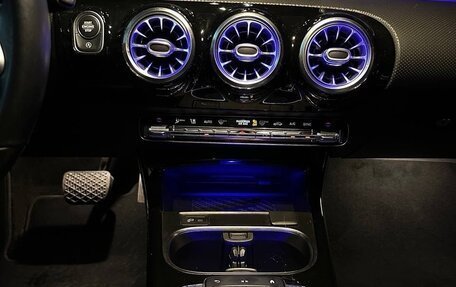 Mercedes-Benz A-Класс, 2019 год, 3 200 000 рублей, 17 фотография