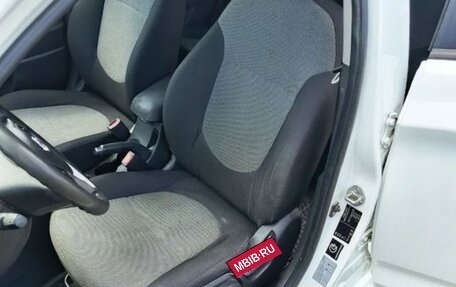 Hyundai Solaris II рестайлинг, 2013 год, 700 000 рублей, 5 фотография