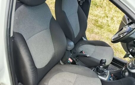 Hyundai Solaris II рестайлинг, 2013 год, 700 000 рублей, 16 фотография