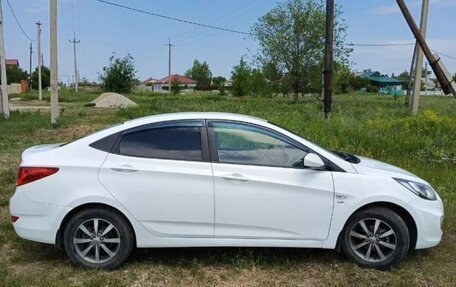 Hyundai Solaris II рестайлинг, 2013 год, 700 000 рублей, 15 фотография