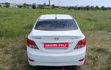 Hyundai Solaris II рестайлинг, 2013 год, 700 000 рублей, 6 фотография