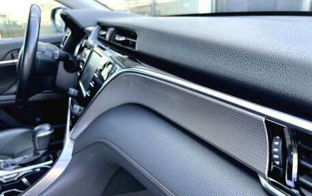 Toyota Camry, 2019 год, 2 590 000 рублей, 20 фотография