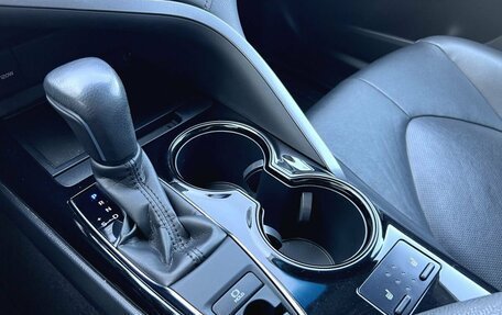 Toyota Camry, 2019 год, 2 590 000 рублей, 23 фотография