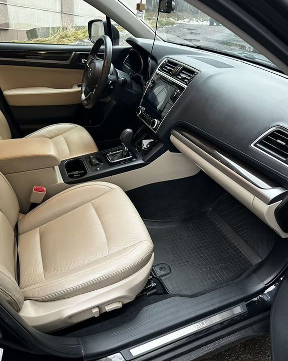 Subaru Outback, 2018 год, 2 930 000 рублей, 13 фотография