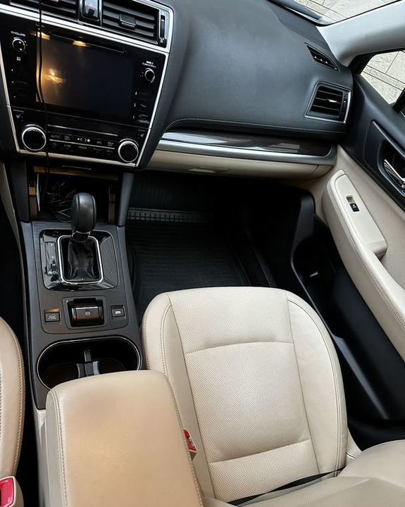Subaru Outback, 2018 год, 2 930 000 рублей, 17 фотография
