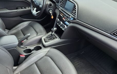 Hyundai Elantra VI рестайлинг, 2020 год, 1 600 000 рублей, 6 фотография