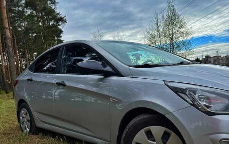 Hyundai Solaris II рестайлинг, 2014 год, 870 000 рублей, 2 фотография