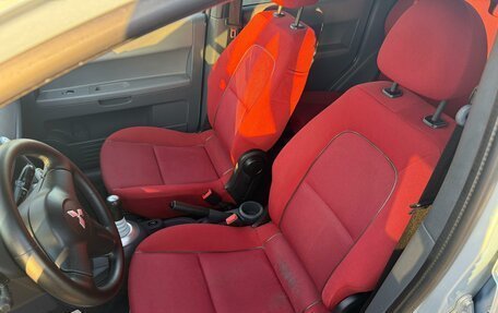 Mitsubishi Colt VI рестайлинг, 2006 год, 460 000 рублей, 27 фотография