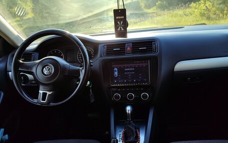 Volkswagen Jetta VI, 2012 год, 980 000 рублей, 9 фотография