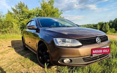 Volkswagen Jetta VI, 2012 год, 980 000 рублей, 18 фотография