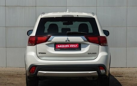 Mitsubishi Outlander III рестайлинг 3, 2016 год, 2 550 000 рублей, 4 фотография