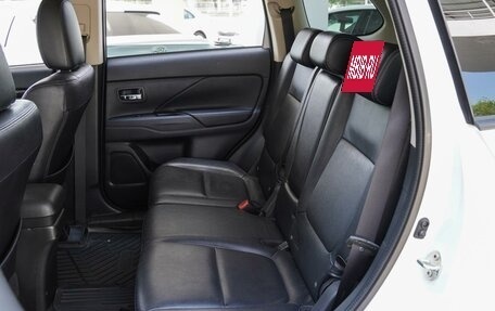 Mitsubishi Outlander III рестайлинг 3, 2016 год, 2 550 000 рублей, 9 фотография