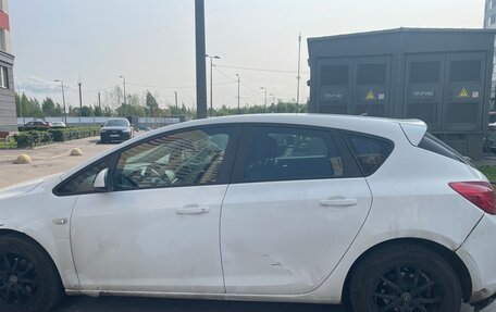Opel Astra J, 2013 год, 600 000 рублей, 3 фотография