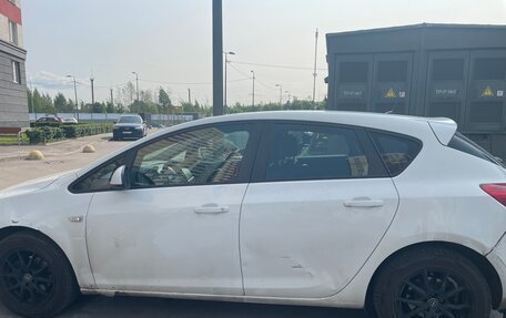 Opel Astra J, 2013 год, 600 000 рублей, 2 фотография