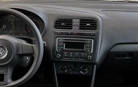 Volkswagen Polo VI (EU Market), 2011 год, 710 000 рублей, 4 фотография