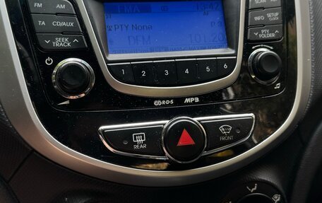 Hyundai Solaris II рестайлинг, 2011 год, 680 000 рублей, 10 фотография