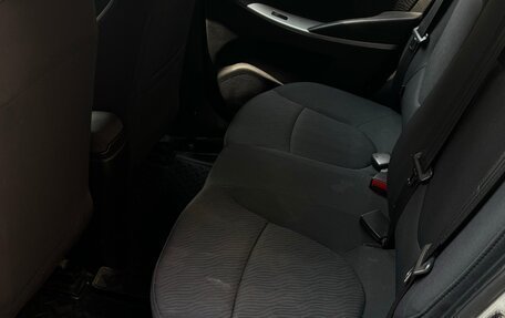 Hyundai Solaris II рестайлинг, 2011 год, 680 000 рублей, 12 фотография