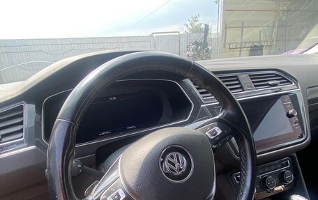 Volkswagen Tiguan II, 2018 год, 2 250 000 рублей, 10 фотография