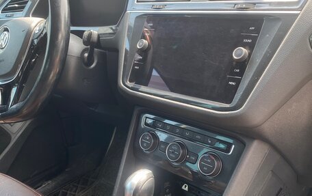 Volkswagen Tiguan II, 2018 год, 2 250 000 рублей, 5 фотография