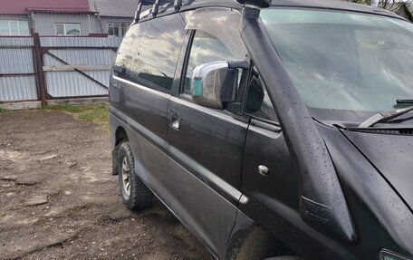 Mitsubishi Delica IV, 2001 год, 700 000 рублей, 3 фотография