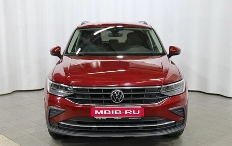 Volkswagen Tiguan II, 2021 год, 3 479 000 рублей, 2 фотография