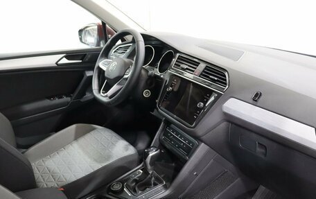 Volkswagen Tiguan II, 2021 год, 3 479 000 рублей, 12 фотография