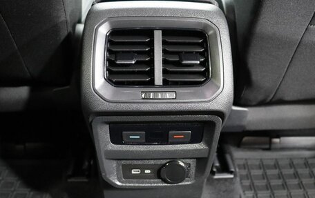 Volkswagen Tiguan II, 2021 год, 3 479 000 рублей, 24 фотография