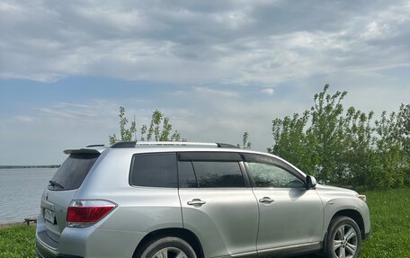 Toyota Highlander III, 2011 год, 2 230 000 рублей, 3 фотография