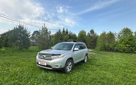 Toyota Highlander III, 2011 год, 2 230 000 рублей, 7 фотография