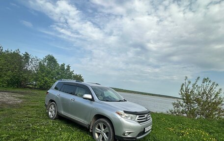 Toyota Highlander III, 2011 год, 2 230 000 рублей, 5 фотография