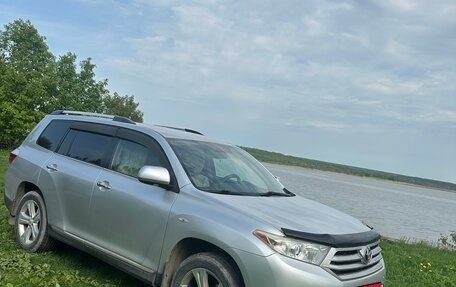 Toyota Highlander III, 2011 год, 2 230 000 рублей, 4 фотография