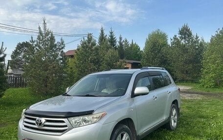 Toyota Highlander III, 2011 год, 2 230 000 рублей, 6 фотография