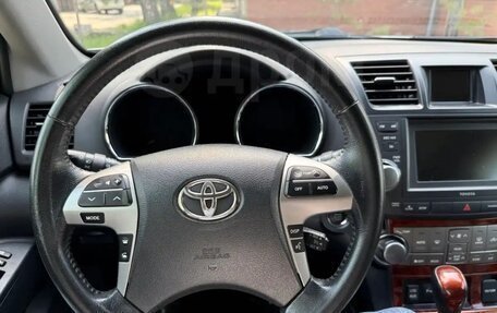 Toyota Highlander III, 2011 год, 2 230 000 рублей, 13 фотография