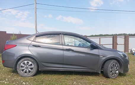 Hyundai Solaris II рестайлинг, 2015 год, 855 000 рублей, 2 фотография