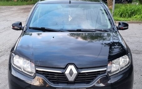 Renault Logan II, 2015 год, 550 000 рублей, 5 фотография