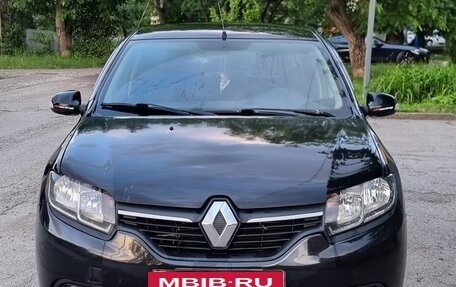 Renault Logan II, 2015 год, 550 000 рублей, 3 фотография