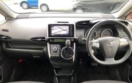 Toyota Wish II, 2017 год, 1 149 000 рублей, 10 фотография