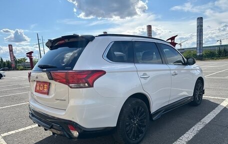 Mitsubishi Outlander III рестайлинг 3, 2021 год, 2 407 000 рублей, 4 фотография