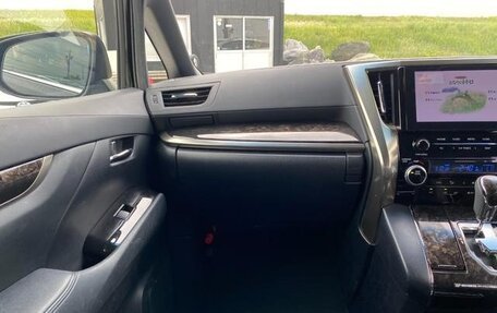 Toyota Alphard III, 2022 год, 3 615 000 рублей, 34 фотография