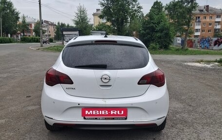 Opel Astra J, 2012 год, 580 000 рублей, 3 фотография