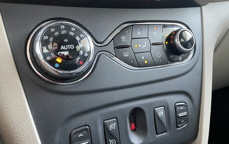 Renault Logan II, 2015 год, 618 000 рублей, 19 фотография