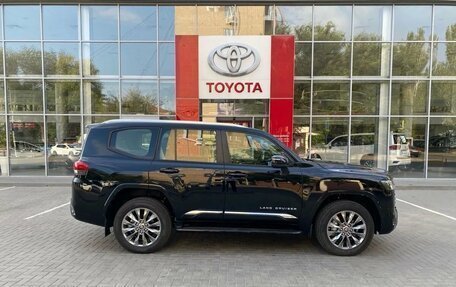 Toyota Land Cruiser, 2023 год, 12 650 000 рублей, 4 фотография