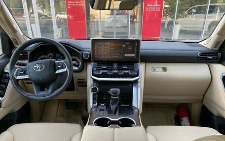 Toyota Land Cruiser, 2023 год, 12 650 000 рублей, 9 фотография