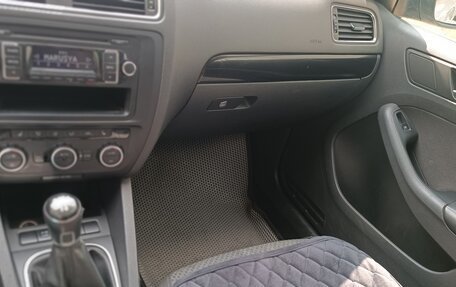 Volkswagen Jetta VI, 2012 год, 830 000 рублей, 11 фотография
