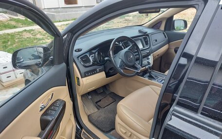 KIA Carnival III, 2017 год, 2 250 000 рублей, 4 фотография