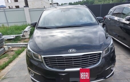KIA Carnival III, 2017 год, 2 250 000 рублей, 2 фотография