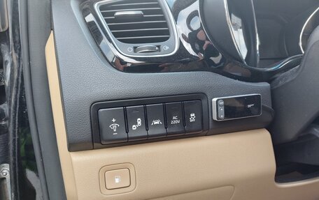 KIA Carnival III, 2017 год, 2 250 000 рублей, 7 фотография